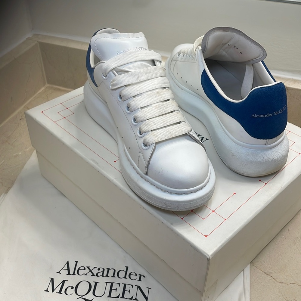 Provocative fashion of Alexander McQueen